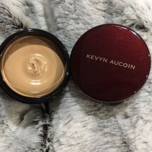 Kevyn Aucoin the Sensual Skin Enhancer
